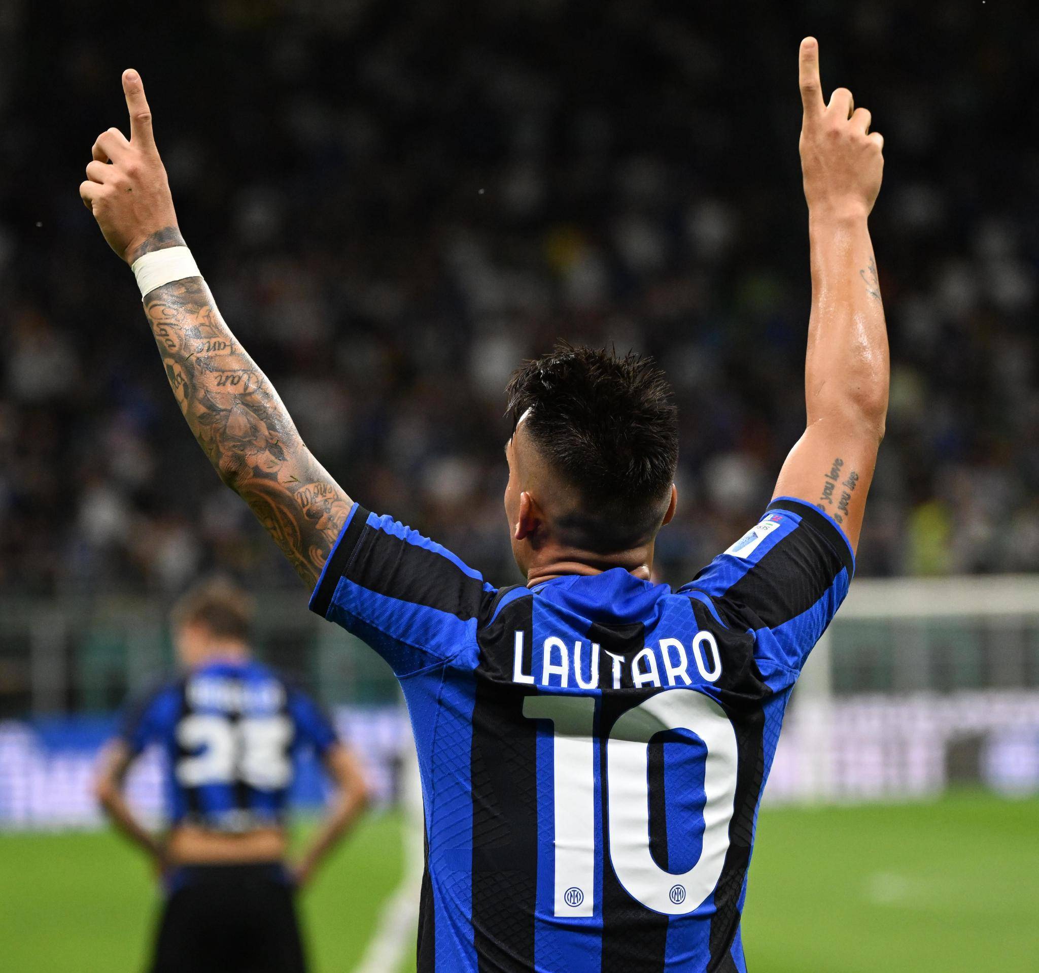 [图]上海海港3-0浙江队 手握中超争冠主动权