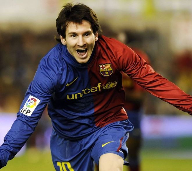 [NBA]科比·布朗加速突破 飞身扣篮以一敌二